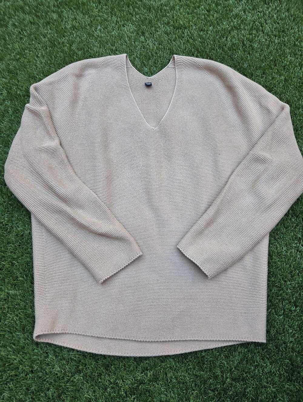 Uniqlo 3D Knit - Double V Sweater - Tan